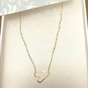 Elegant Gold Necklace with Heart Pendant